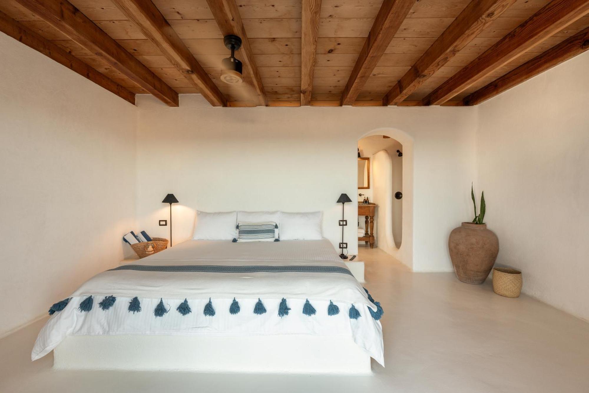 Nest Baja Hotel *