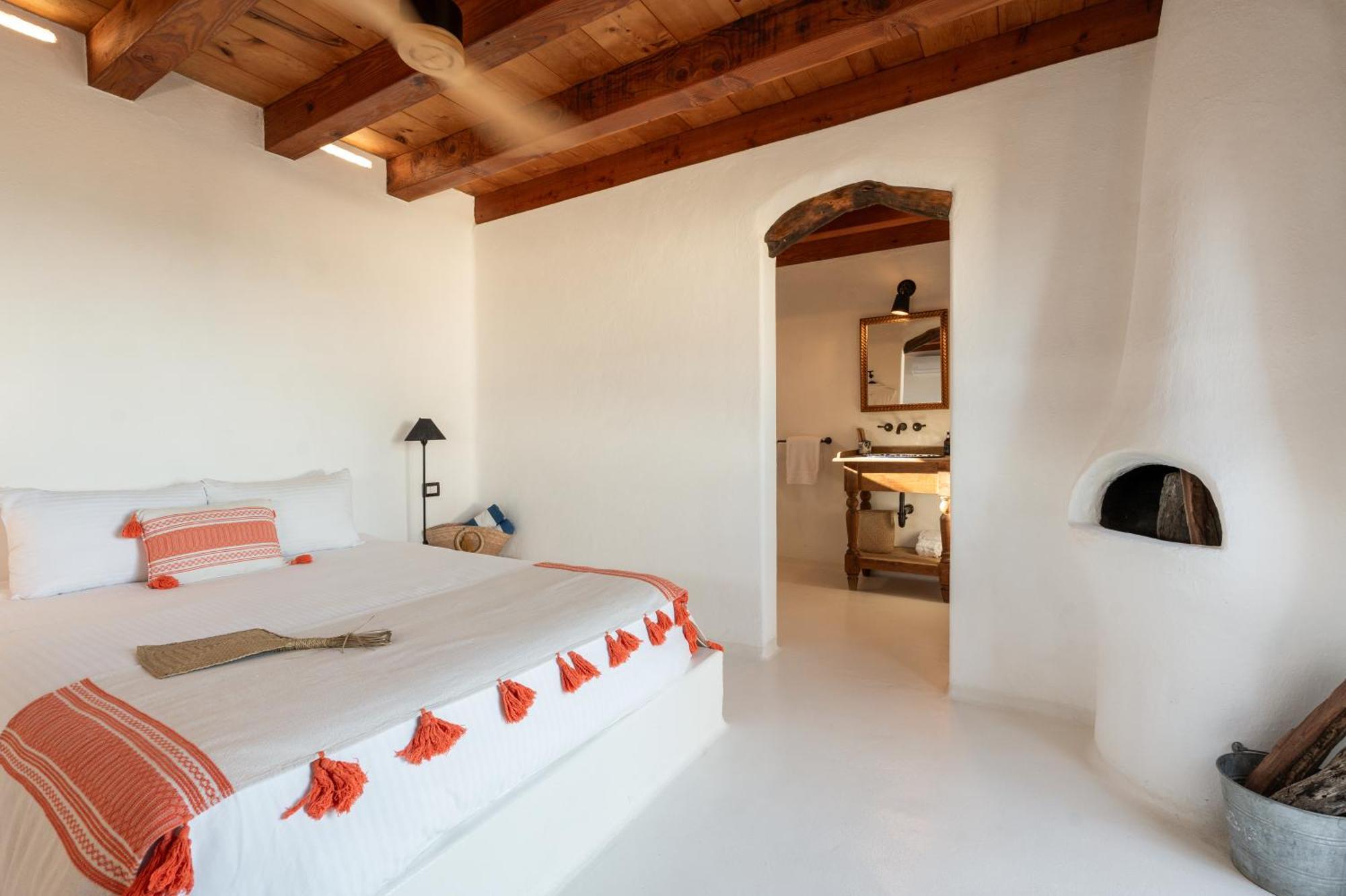 Nest Baja Hotel *
