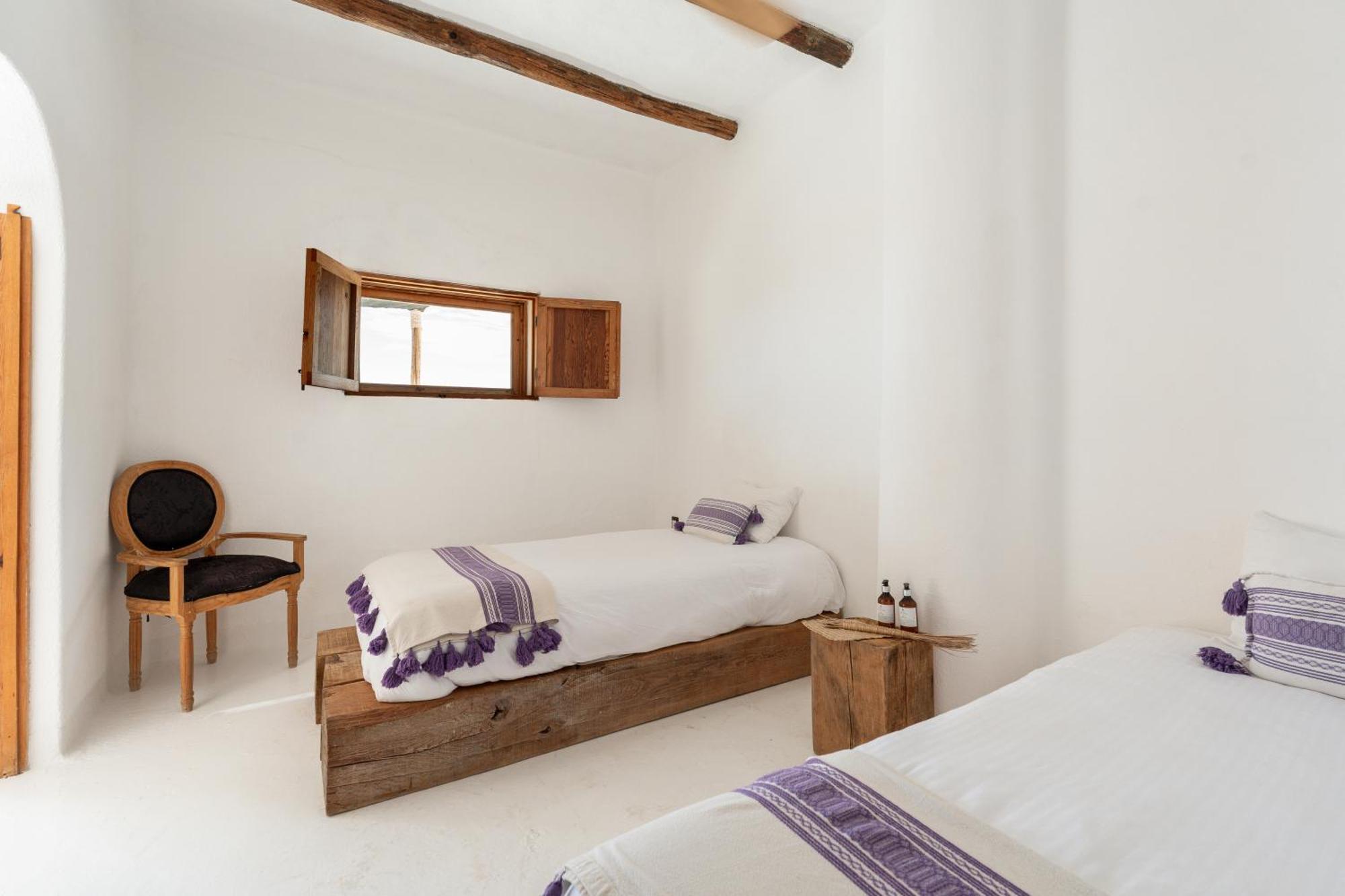 Nest Baja *