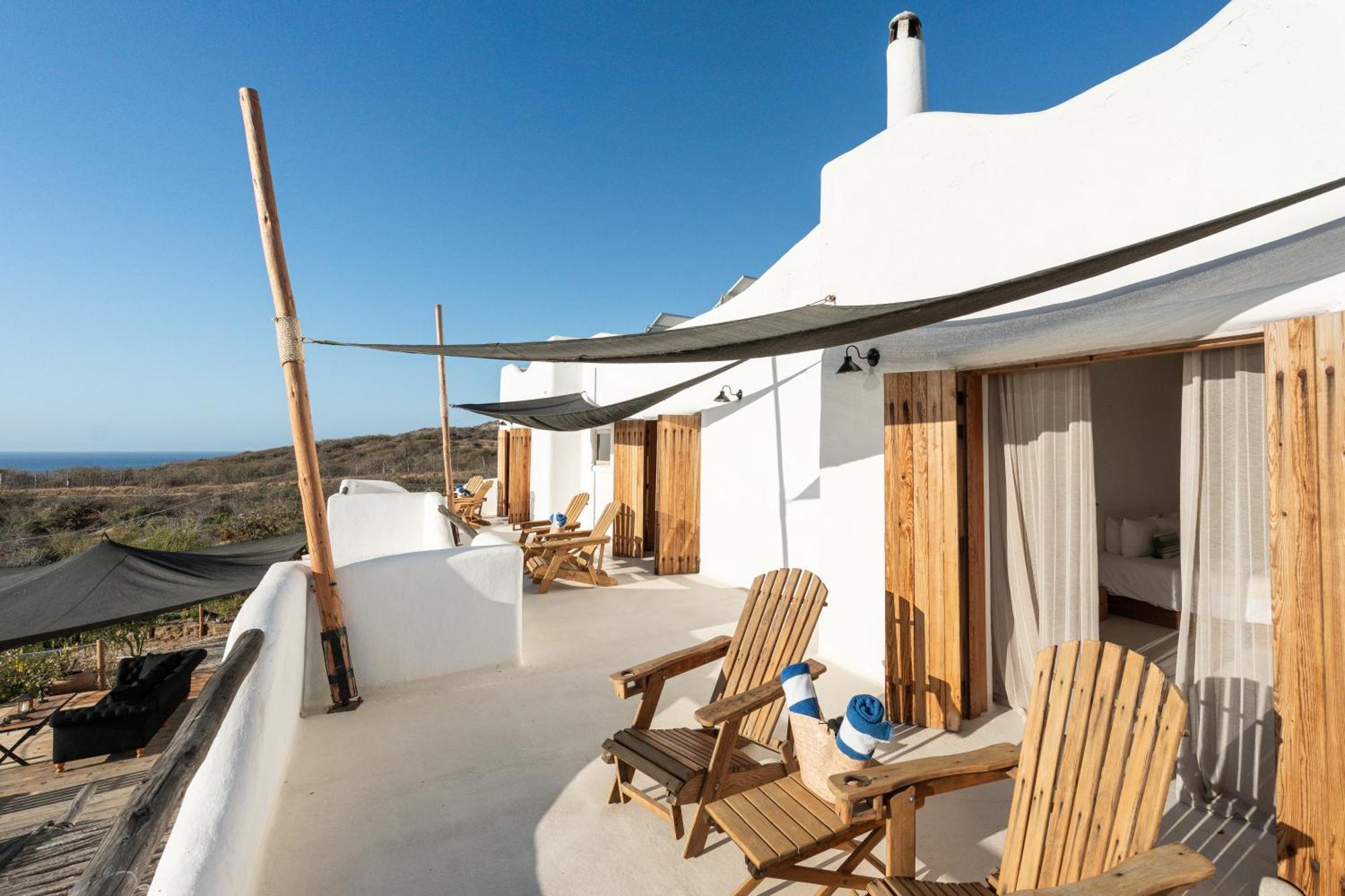 Nest Baja Hotel *