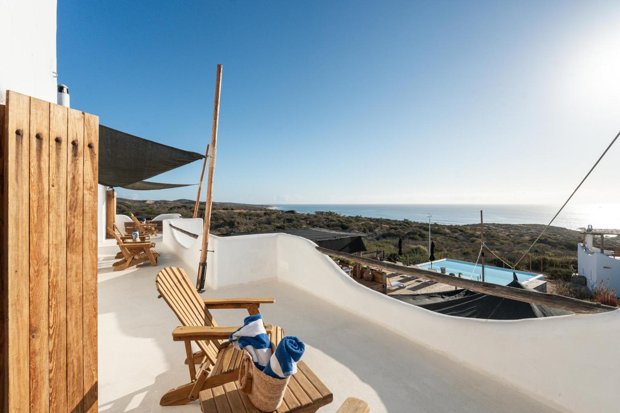 Nest Baja Hotel *