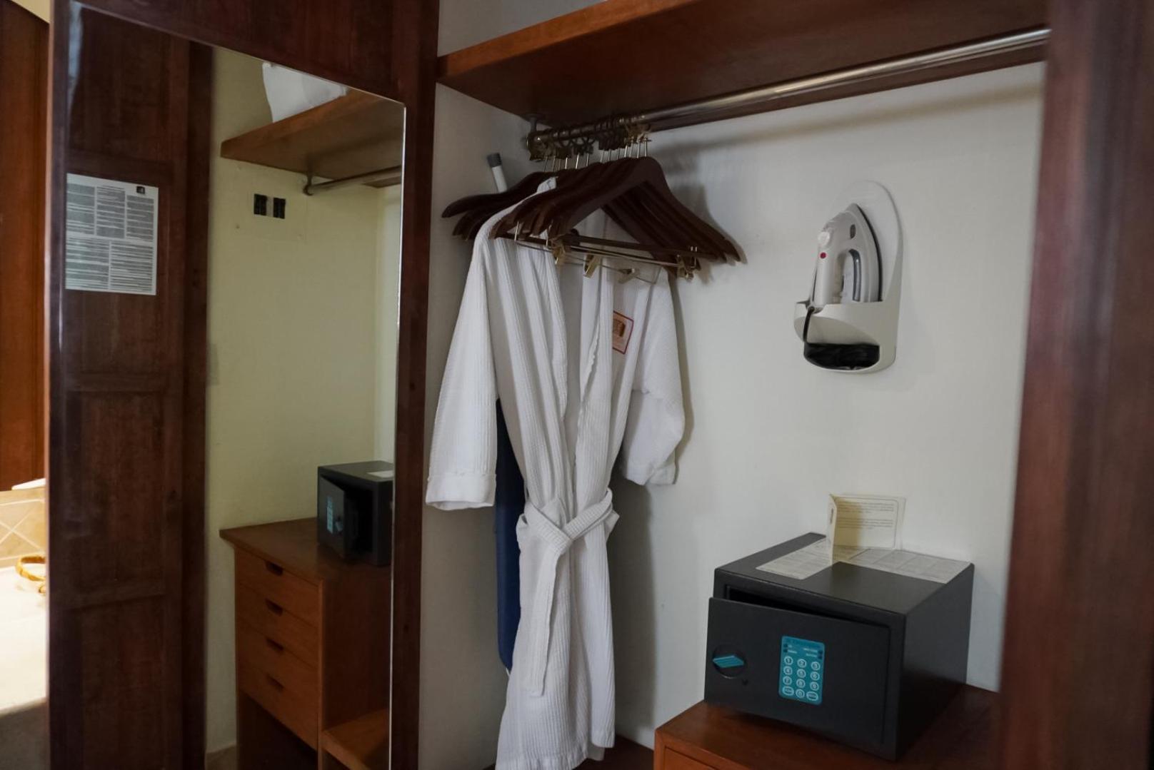 Hotel Hacienda Laureles