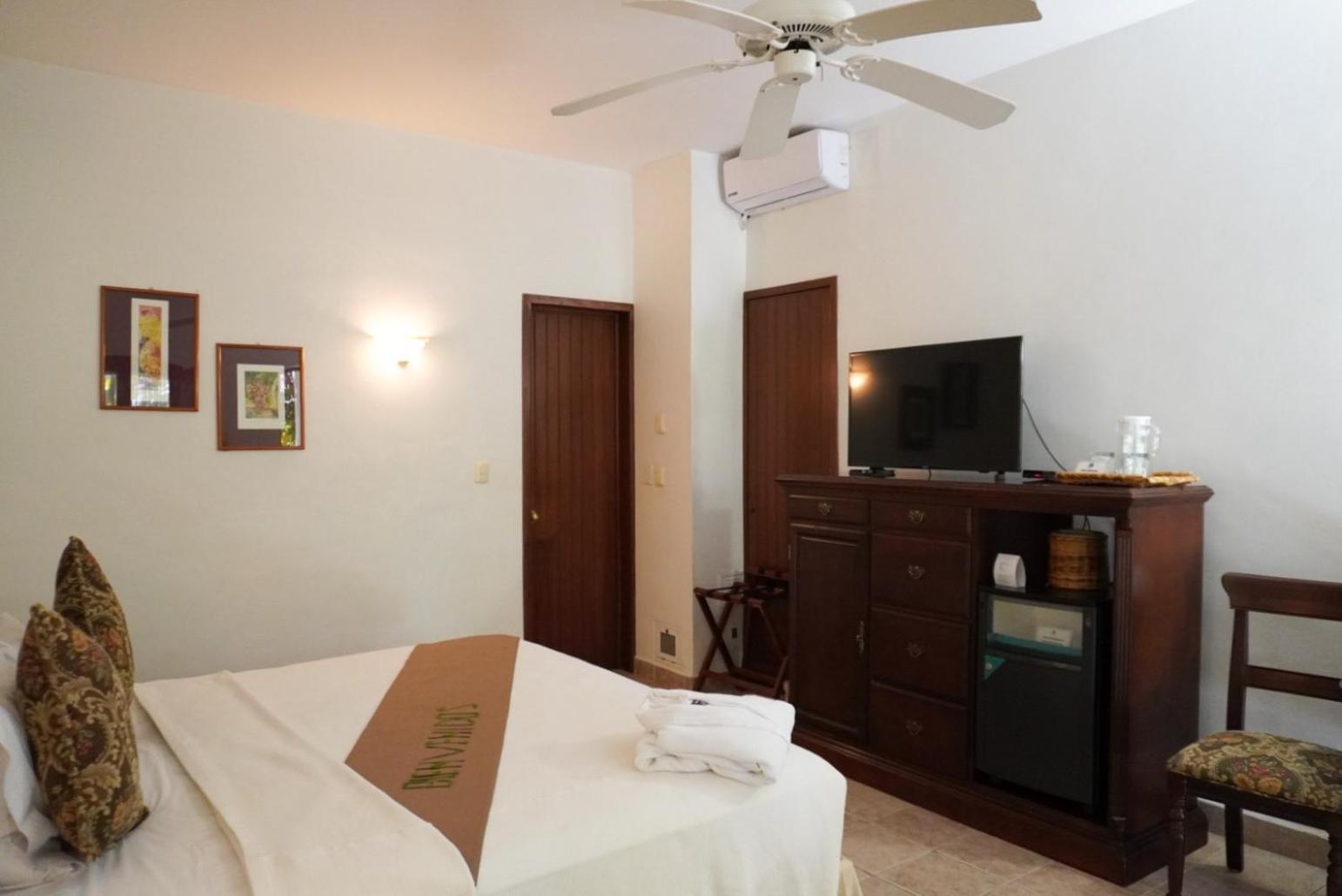 Hotel Hacienda Laureles 5*