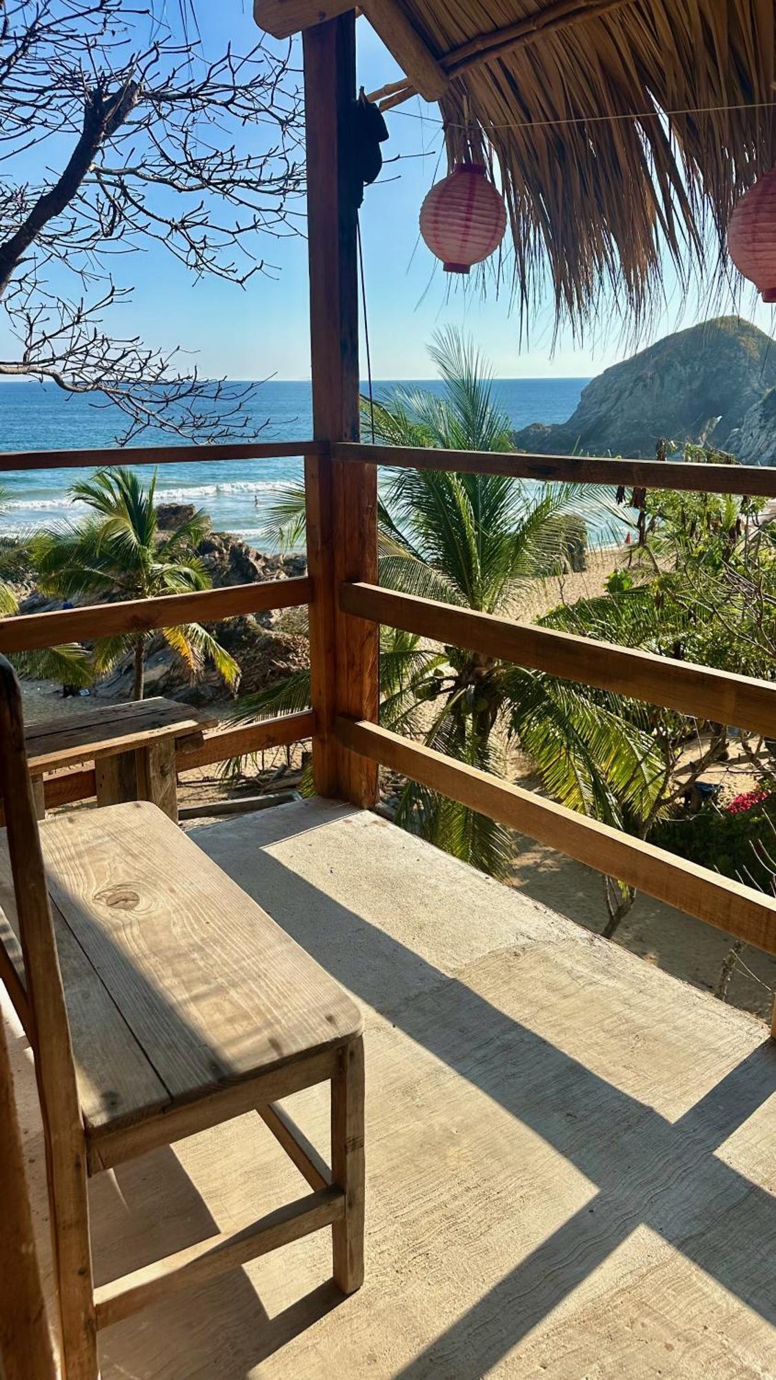 Lo Cosmico Zipolite