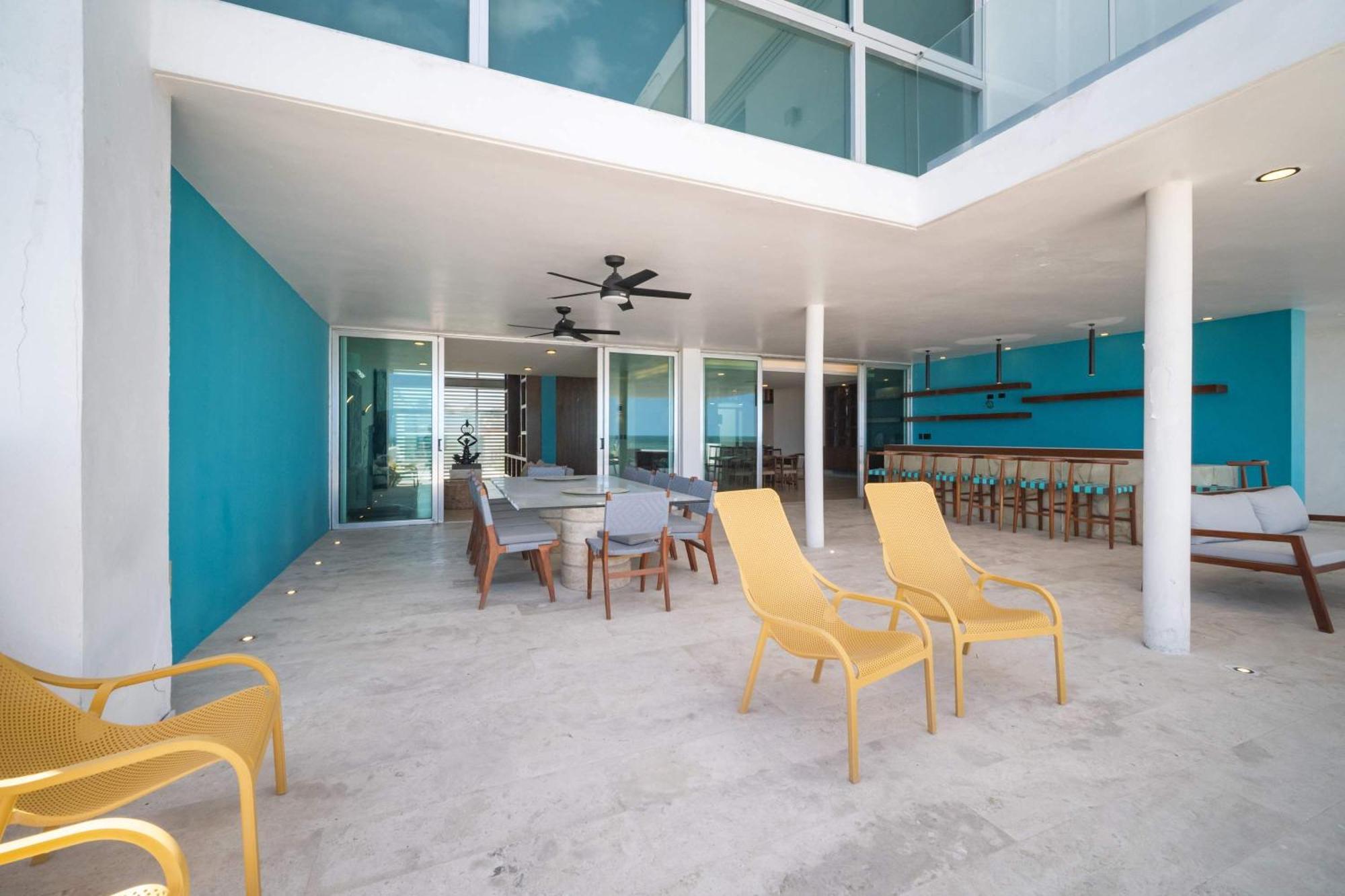 Beachfront Upscale House In Telchac