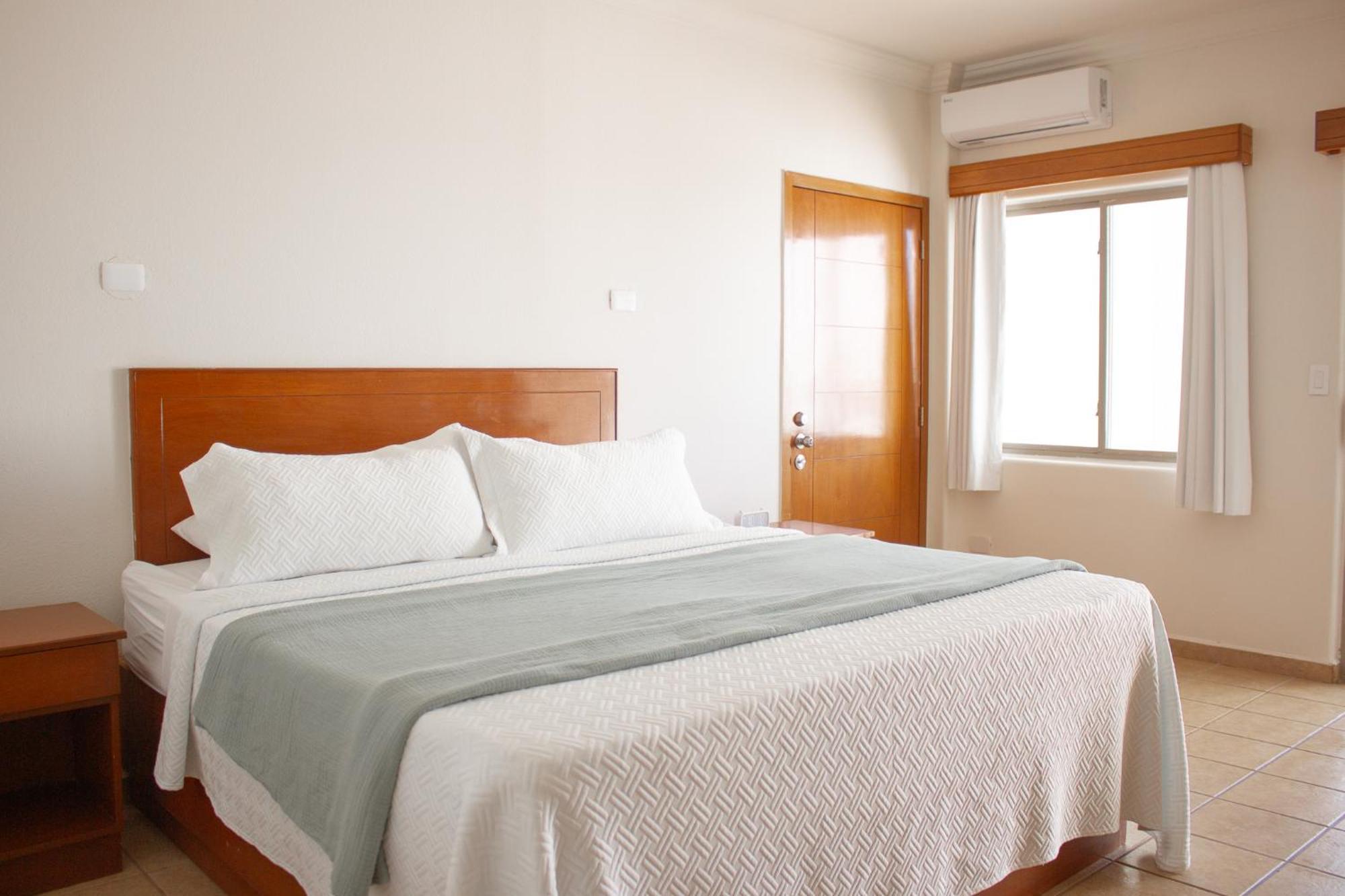 Hotel Costa Elegante & 3*