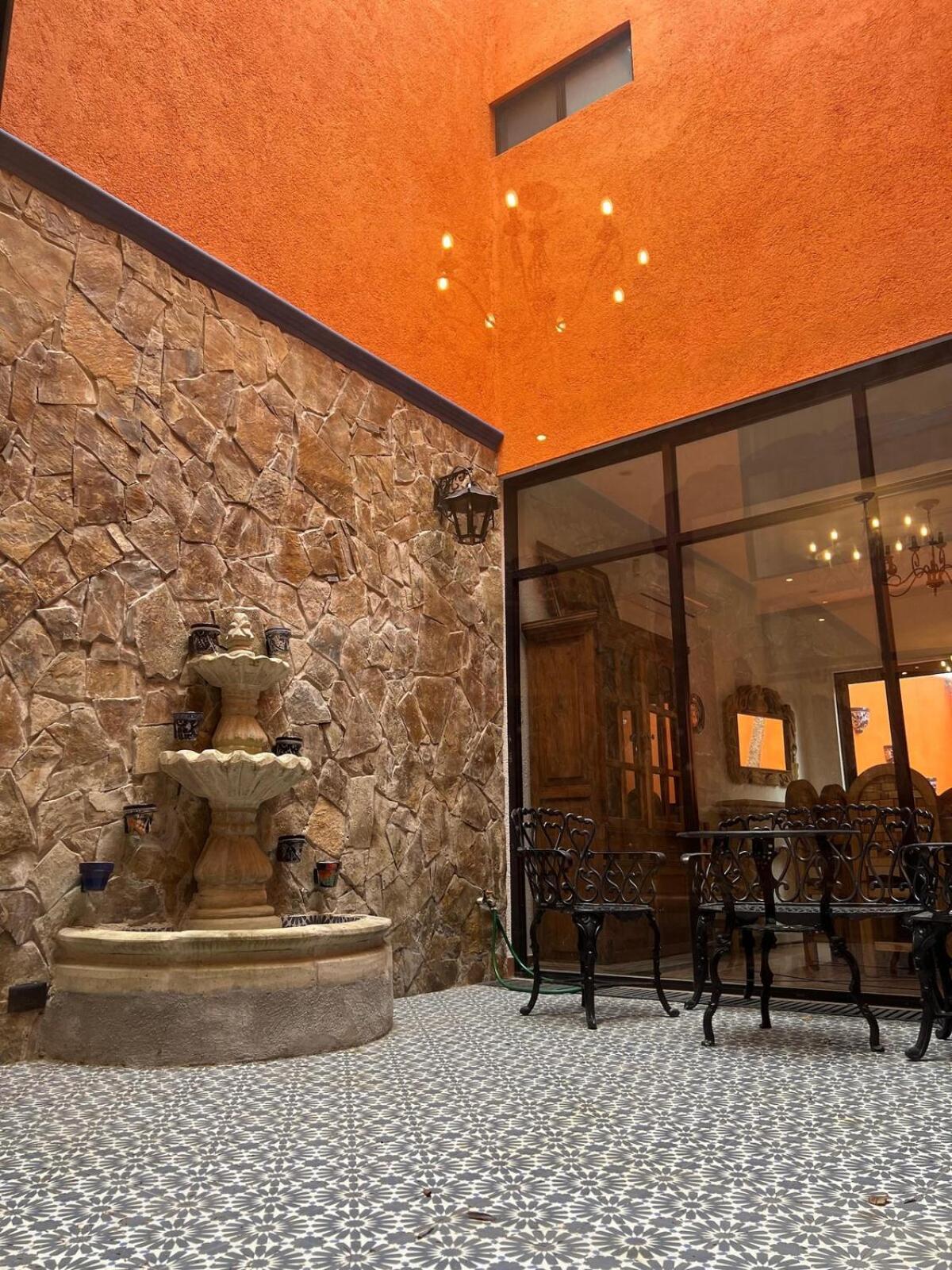 Chalet Casa Colonial En Santiago Pueblo Magico By Adhoc