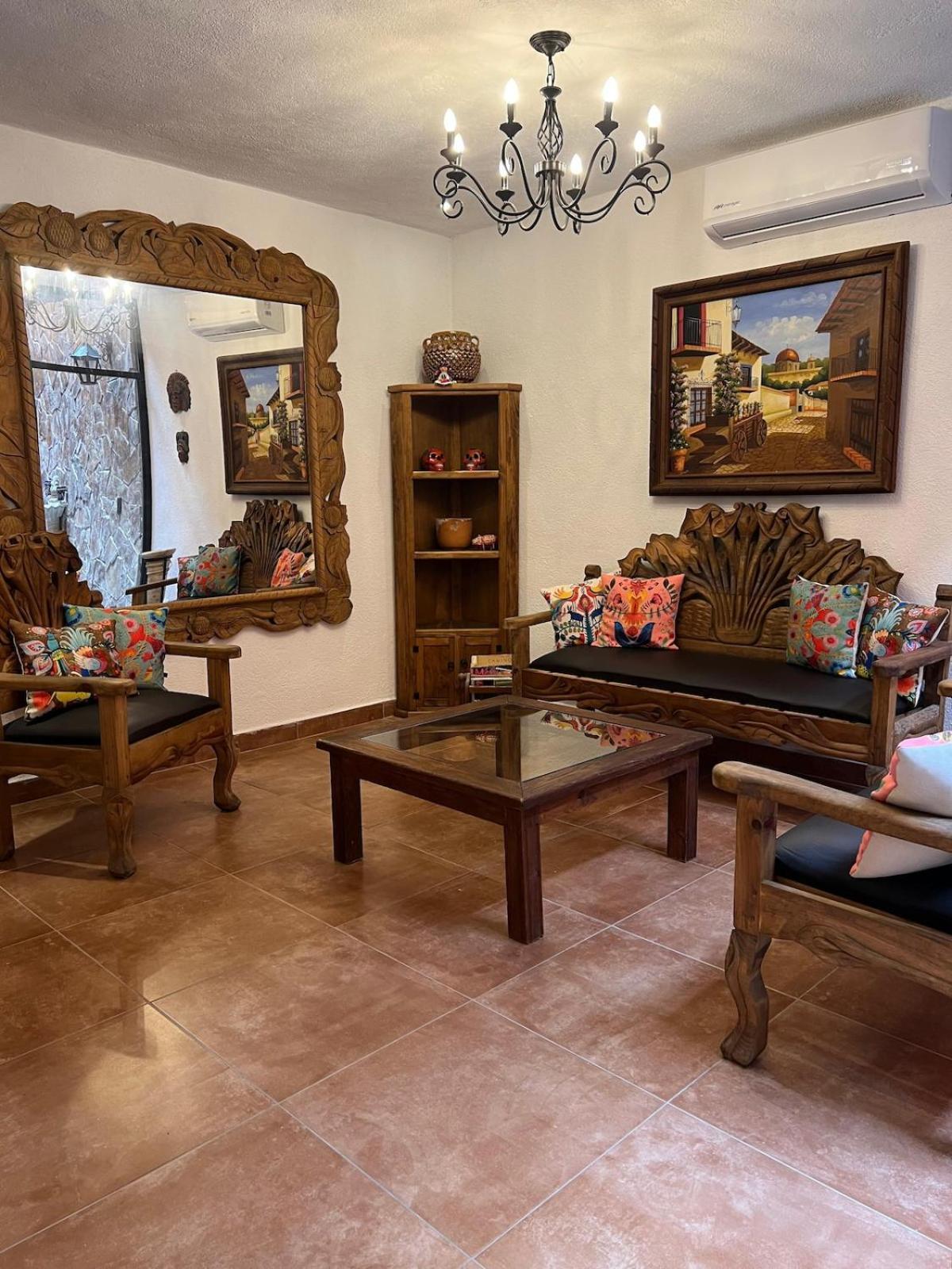 Chalet Casa Colonial En Santiago Pueblo Magico By Adhoc