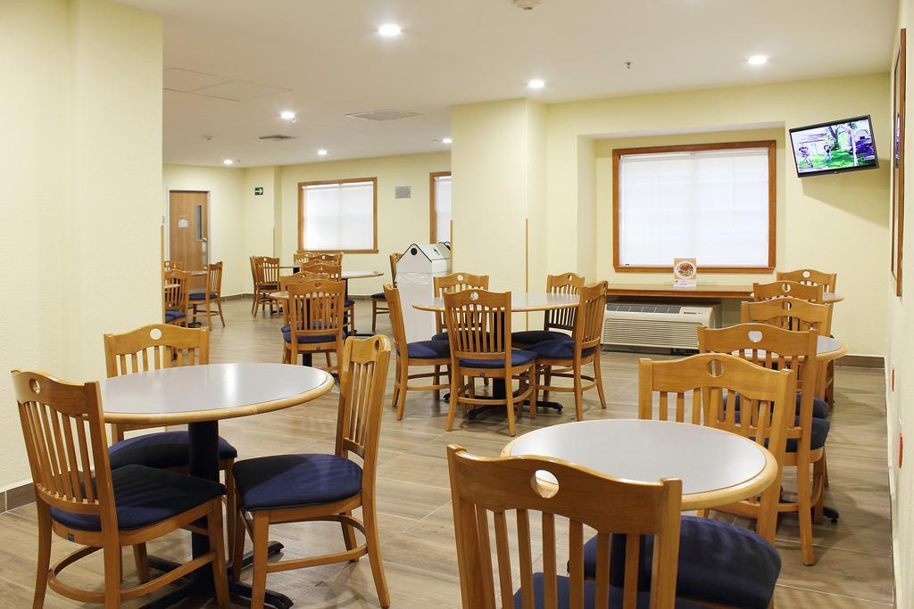 Hotel Microtel & By Wyndham