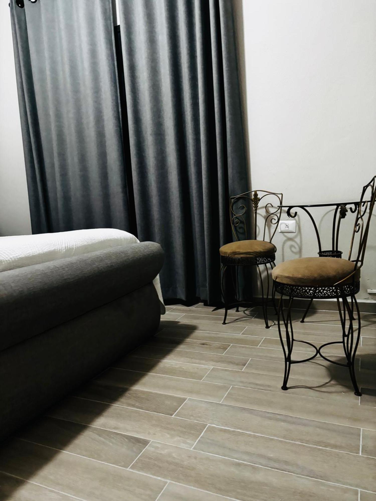 Victoria Hotel Bernal