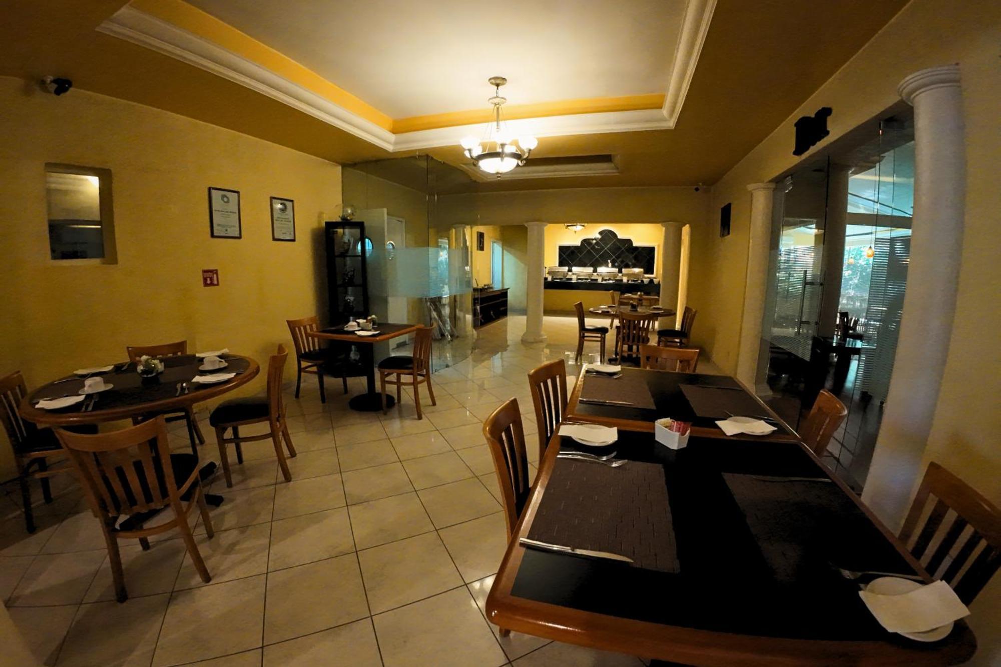 Real Del Bosque Golf And Aparthotel 5*