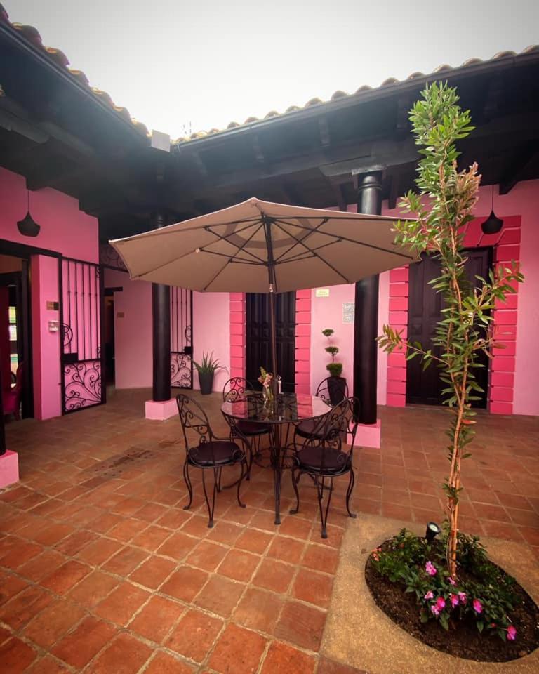 Casa Rosa & Hotel *