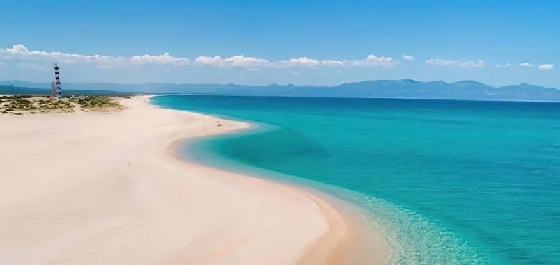 Beachfront Bahia Turquesa Jacuzzi Apartment