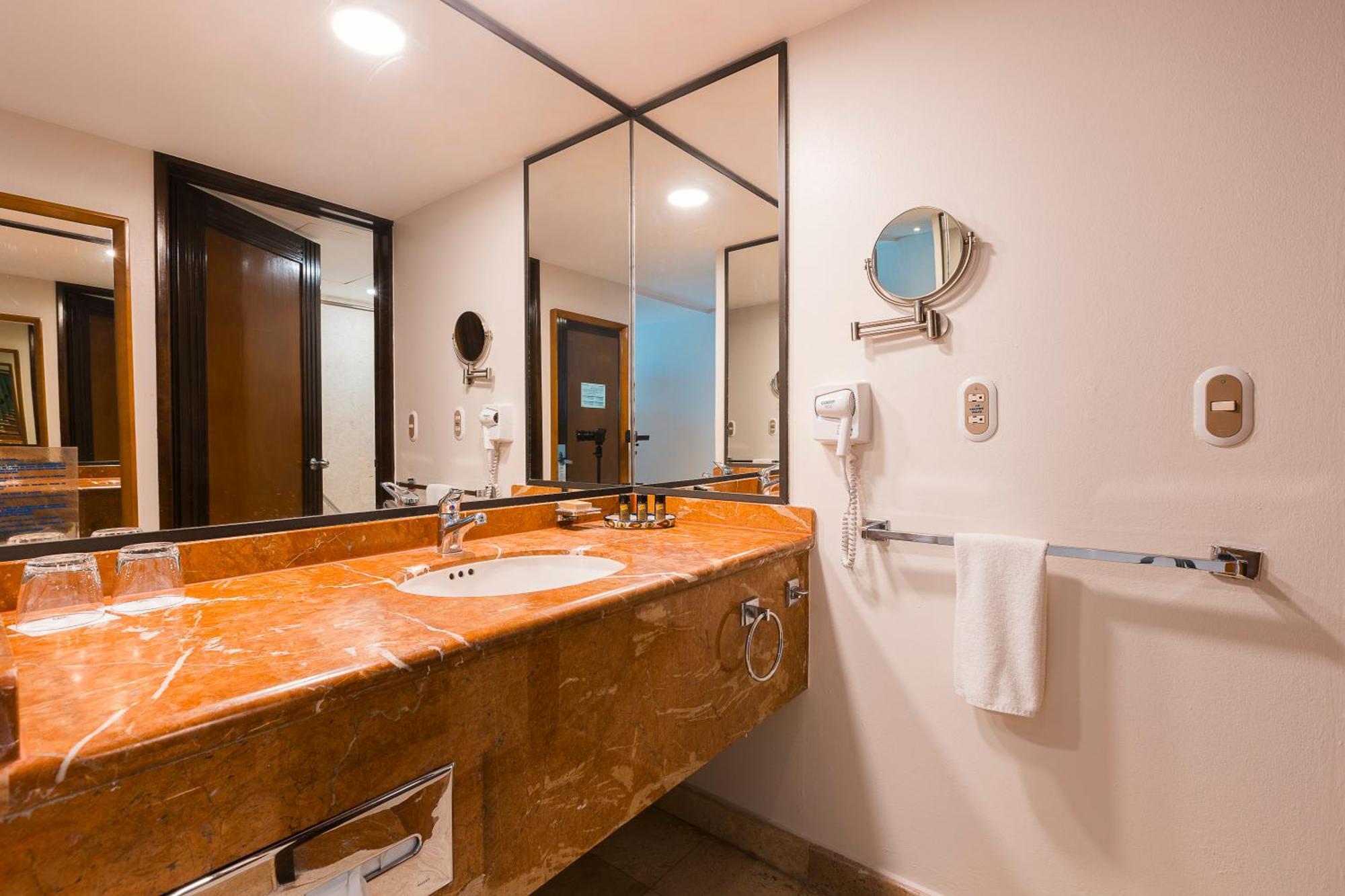 Azul Ixtapa Resort