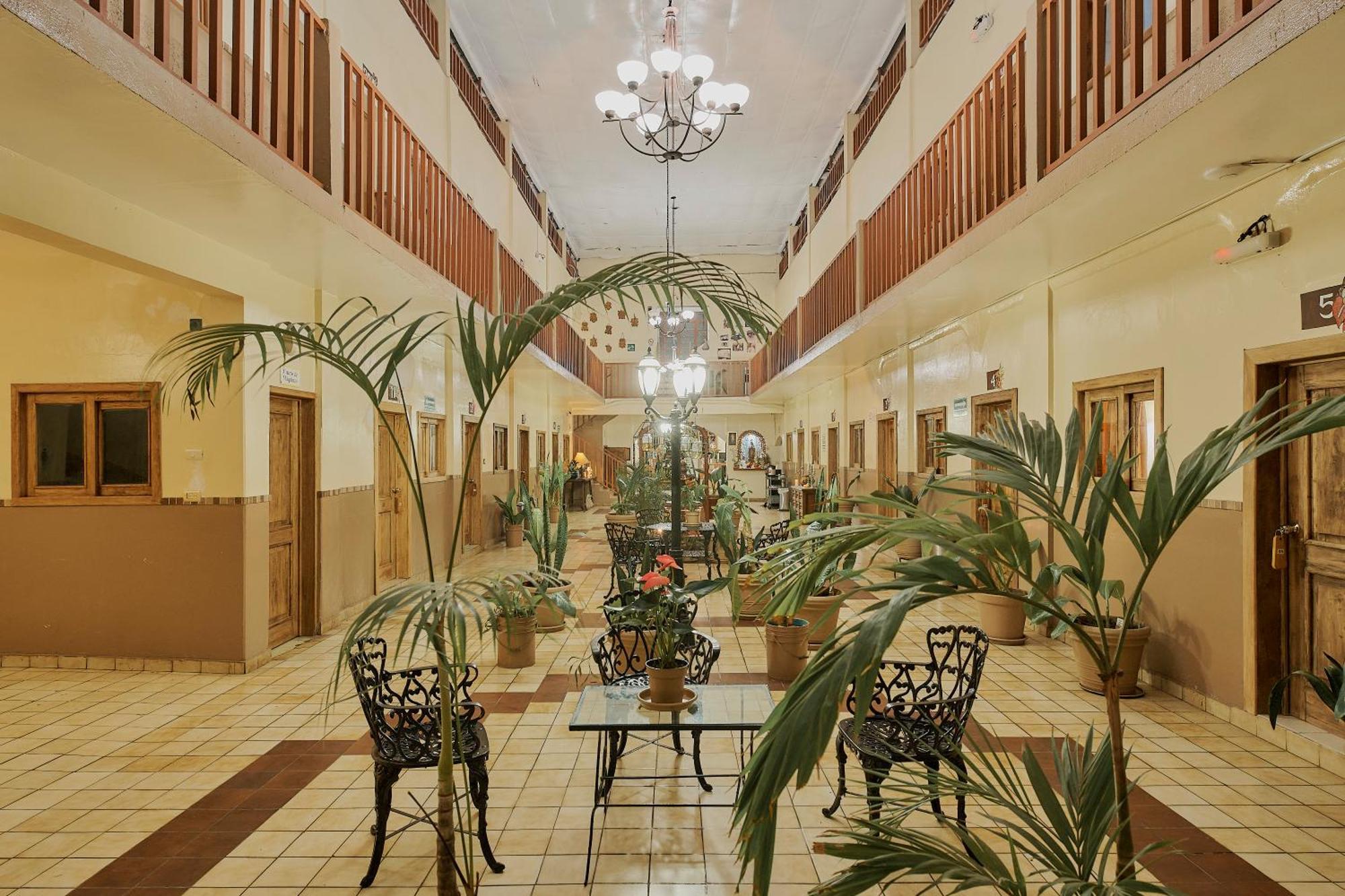Cervantino Hotel 2*