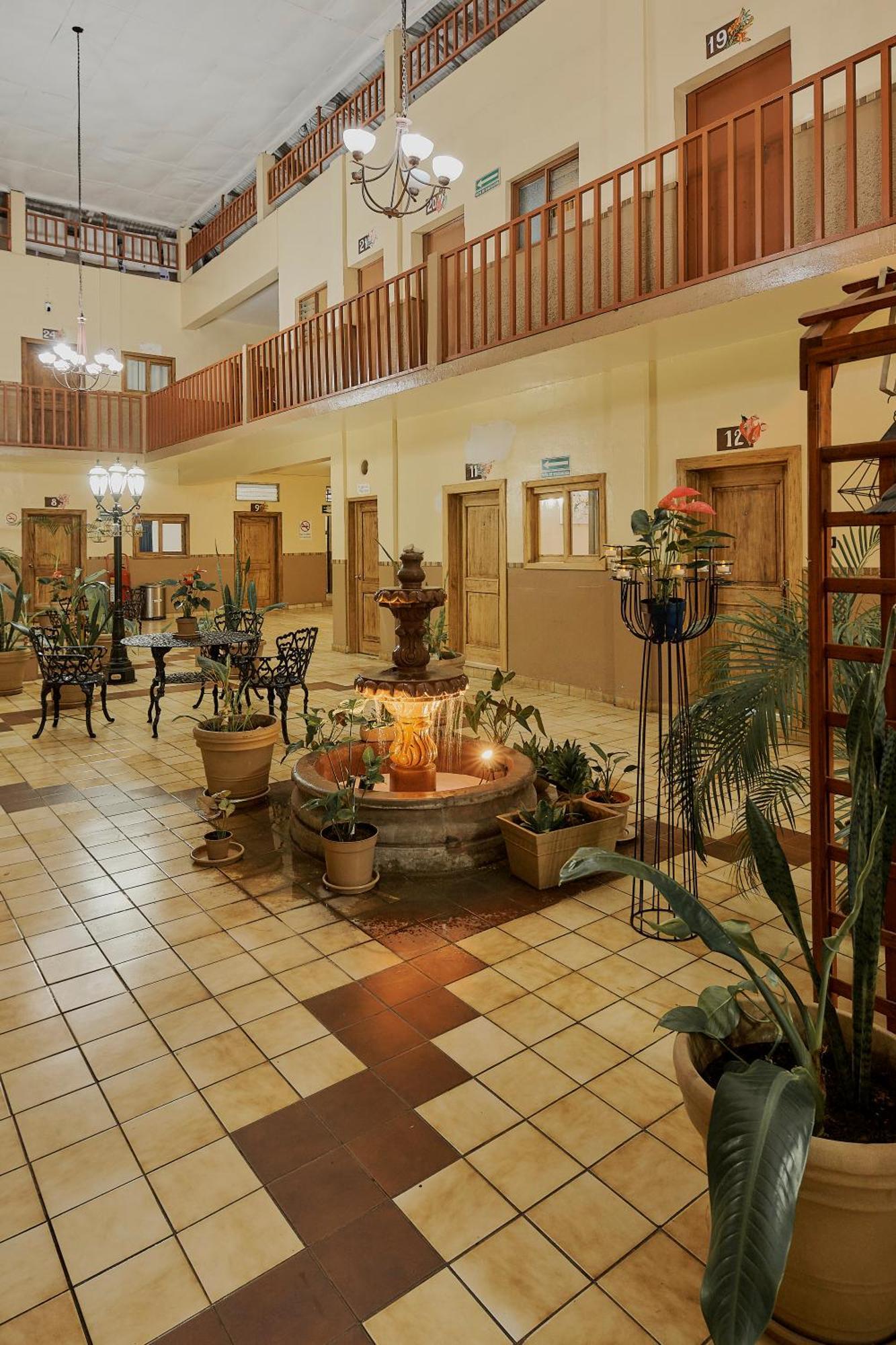 Hotel Cervantino 2*