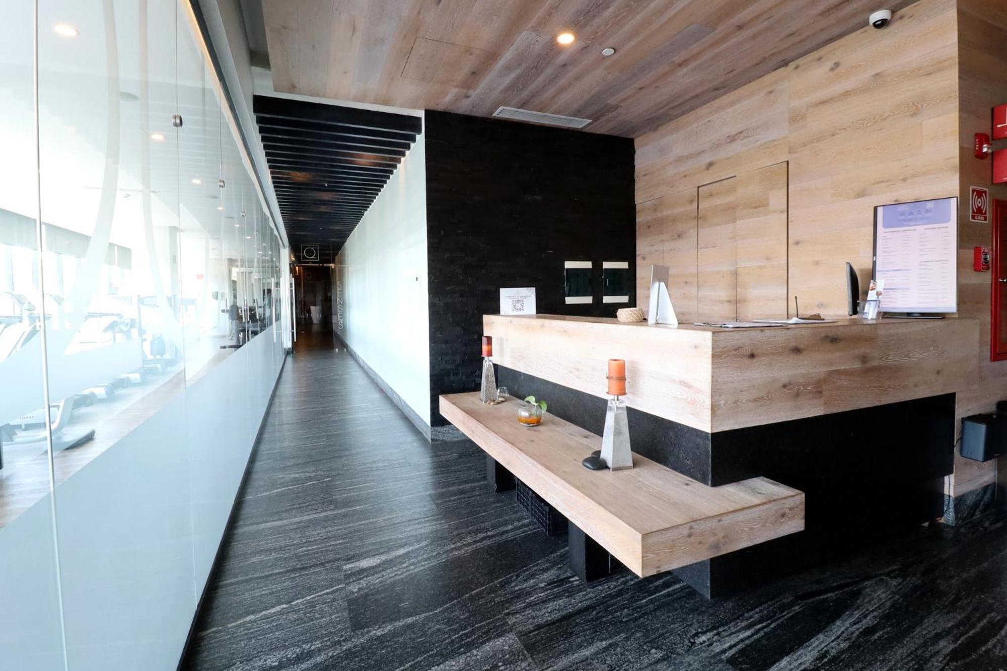 Quartz & Hotel