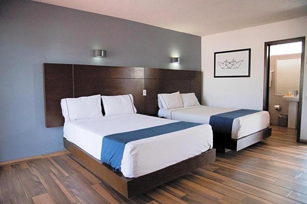 Hotel Portonovo Plaza Expo 3*