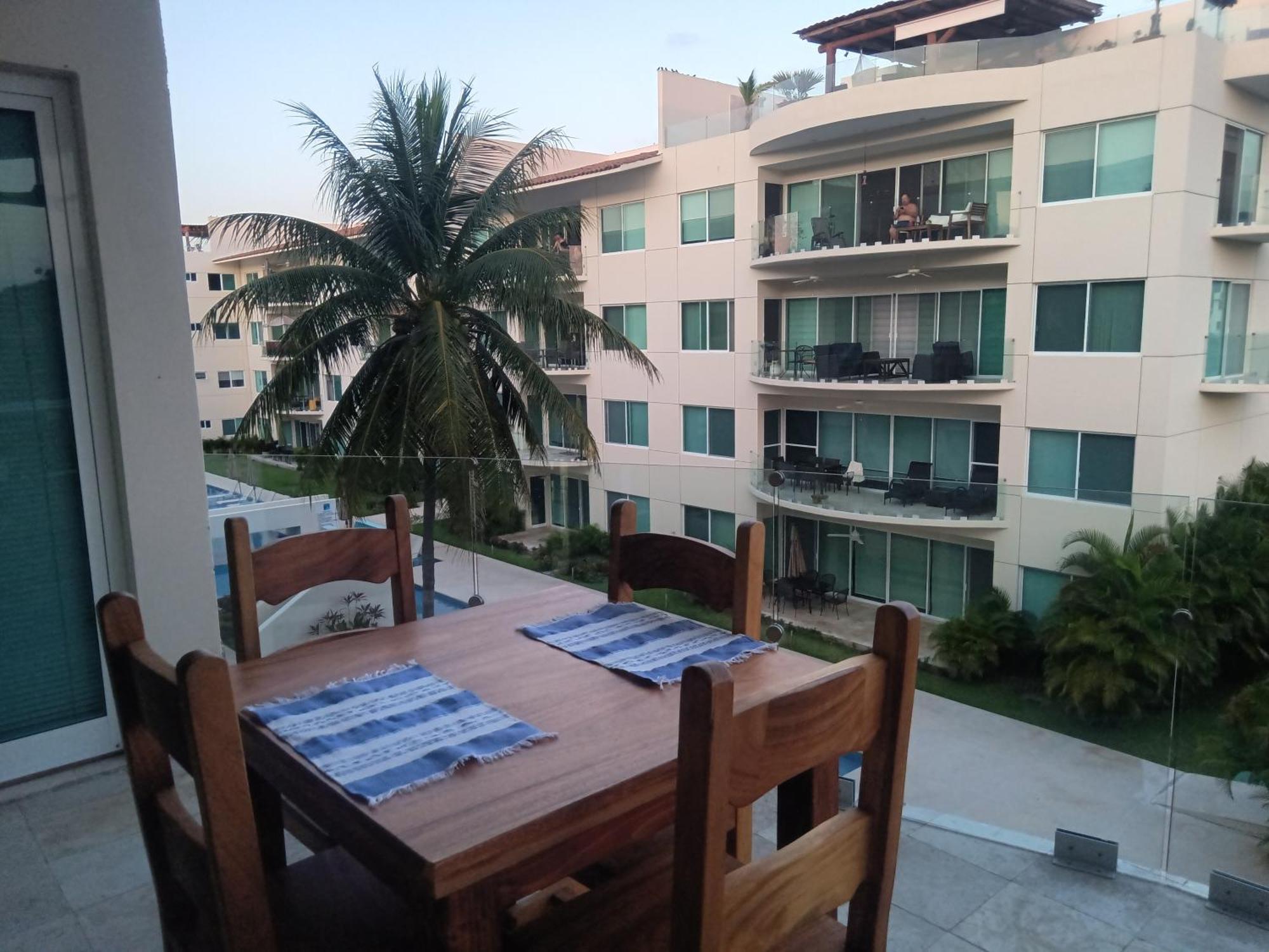 Apartment Perfectly Located Spacious With 2 Balconies