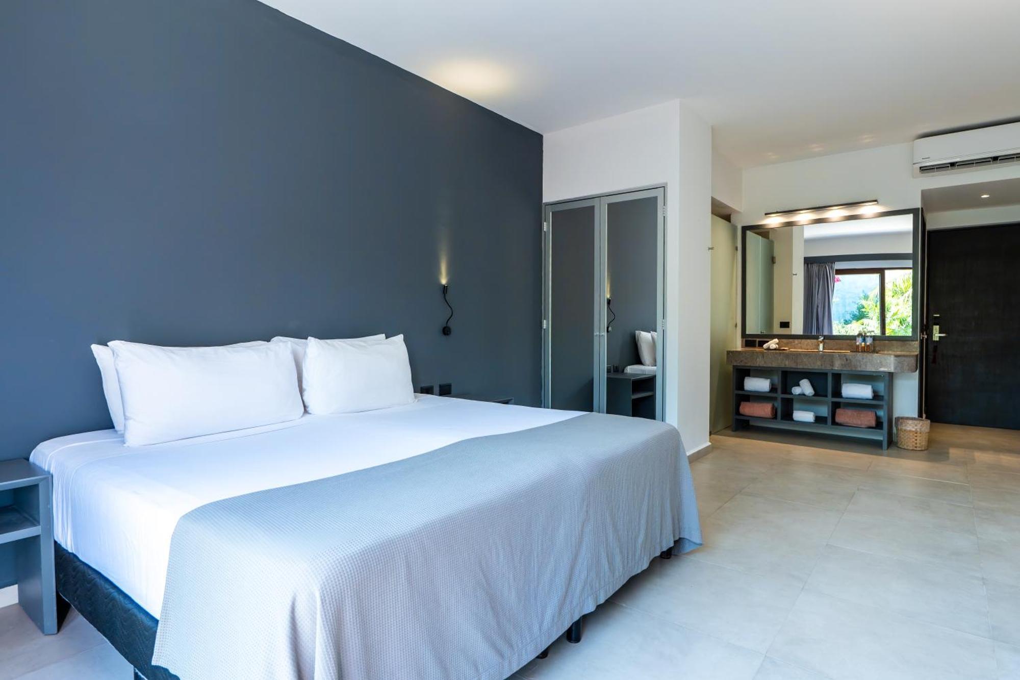 My Blue Hotel