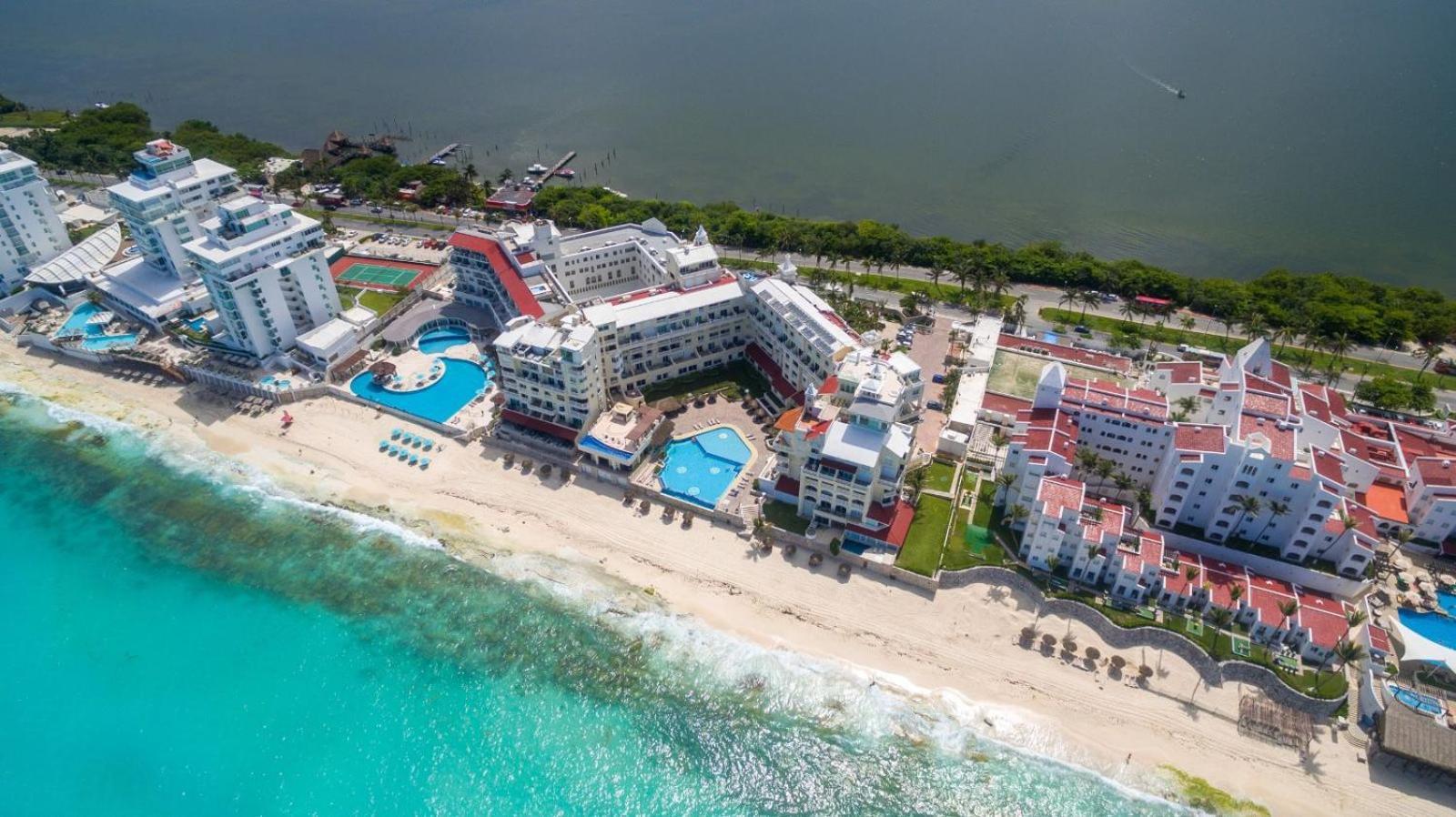 “magic Sunrise At Cancun” * Cancun