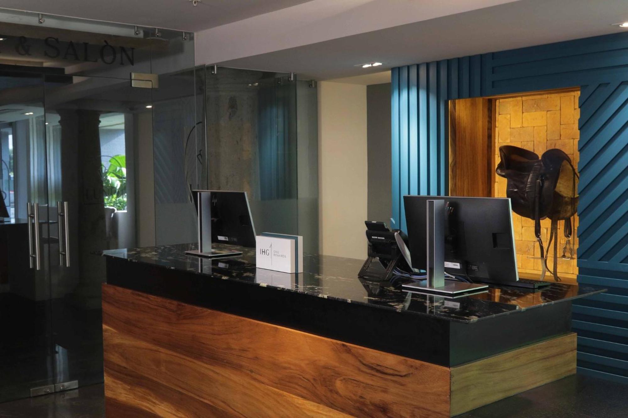 Indigo Expo By Ihg Hotel 4*