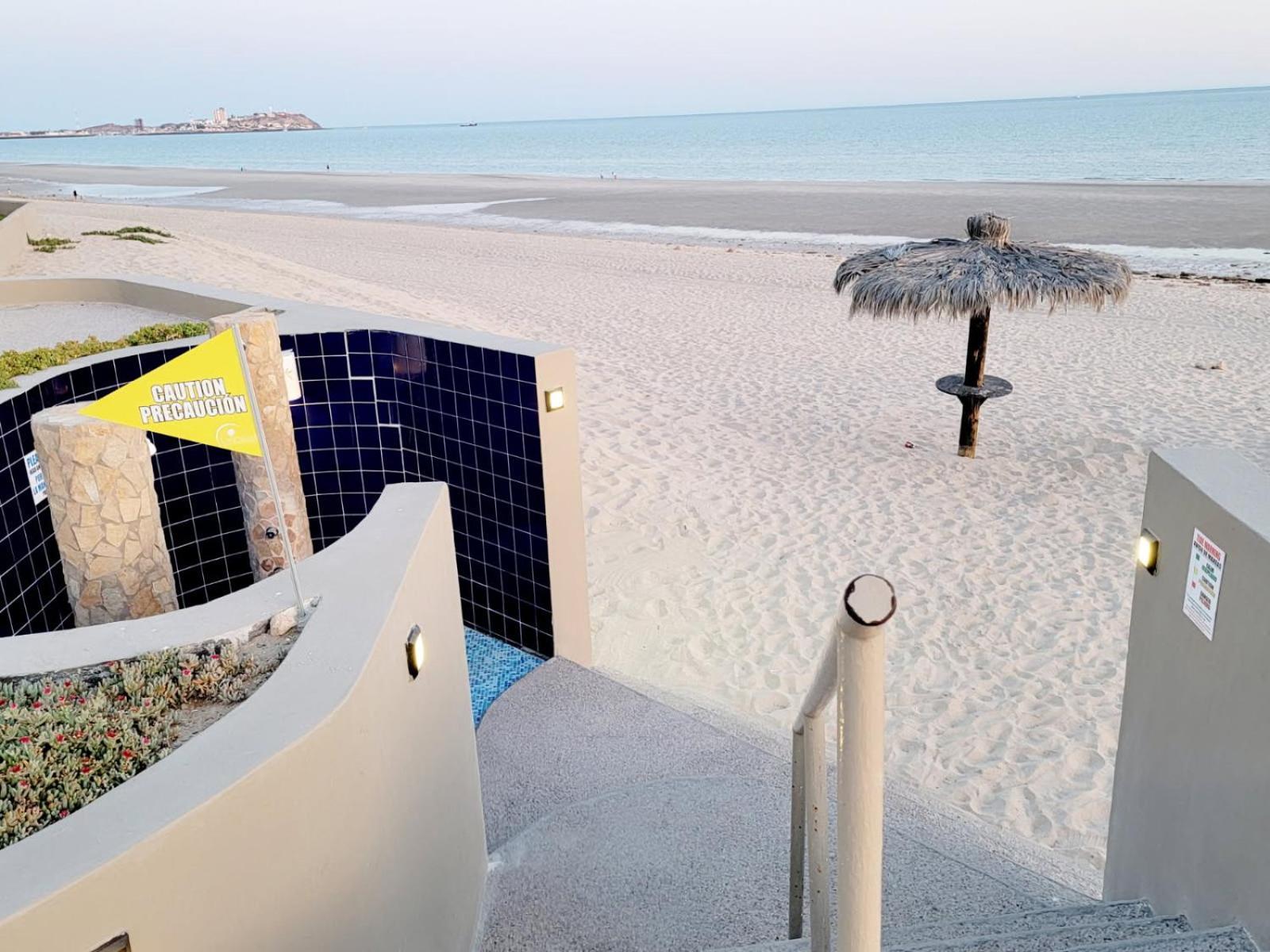 Beachfront On Sandy Beach, Palmas Apartment