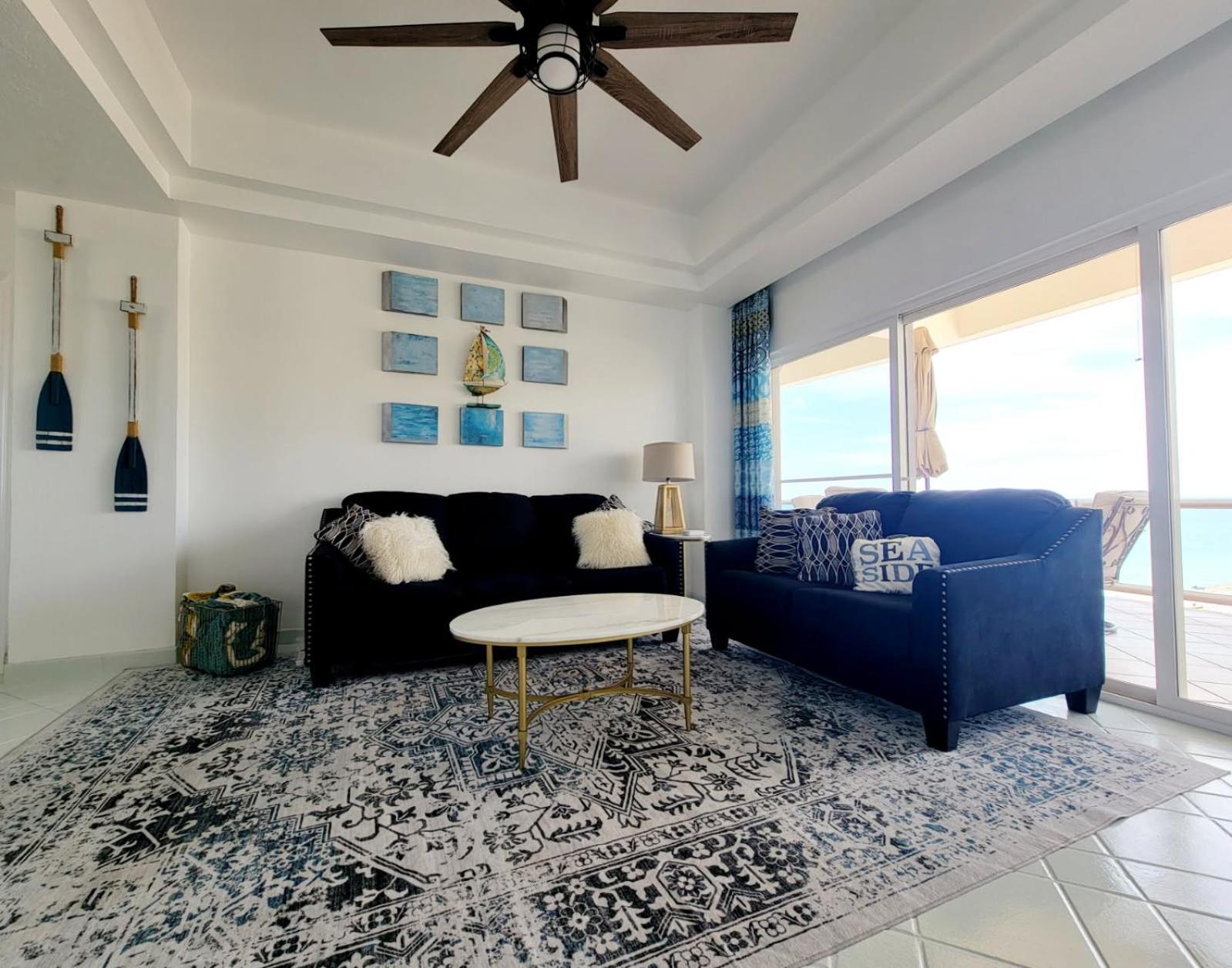 Beachfront On Sandy Beach, Palmas Apartment *