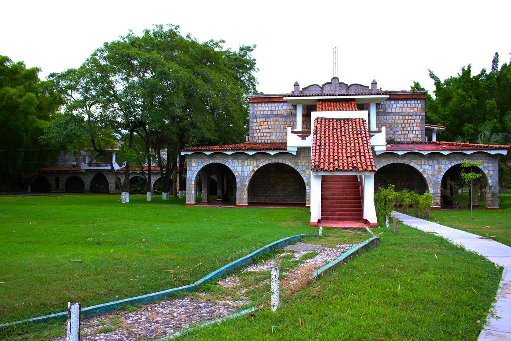 Taninul Hotel Los Puentes