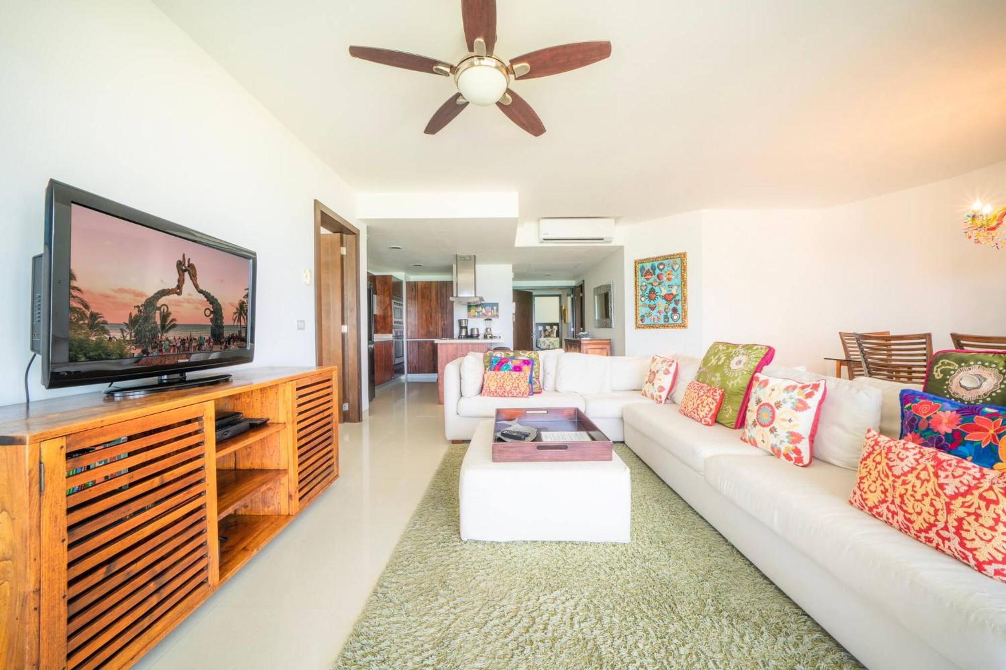 Beachfront With Tub, 3 Bedroom & Pool - At Mareazul Corazon Holiday home Playa del Carmen