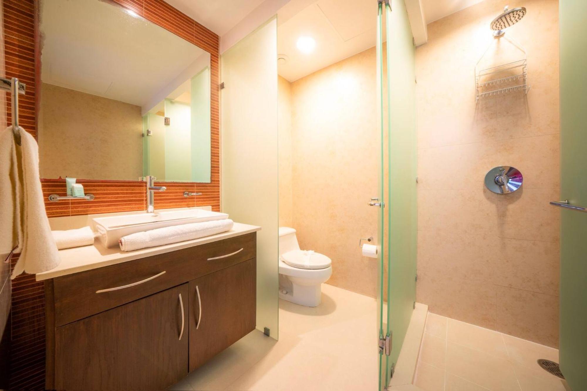 Beachfront With Tub, 3 Bedroom & Pool - At Mareazul Corazon Holiday home Playa del Carmen