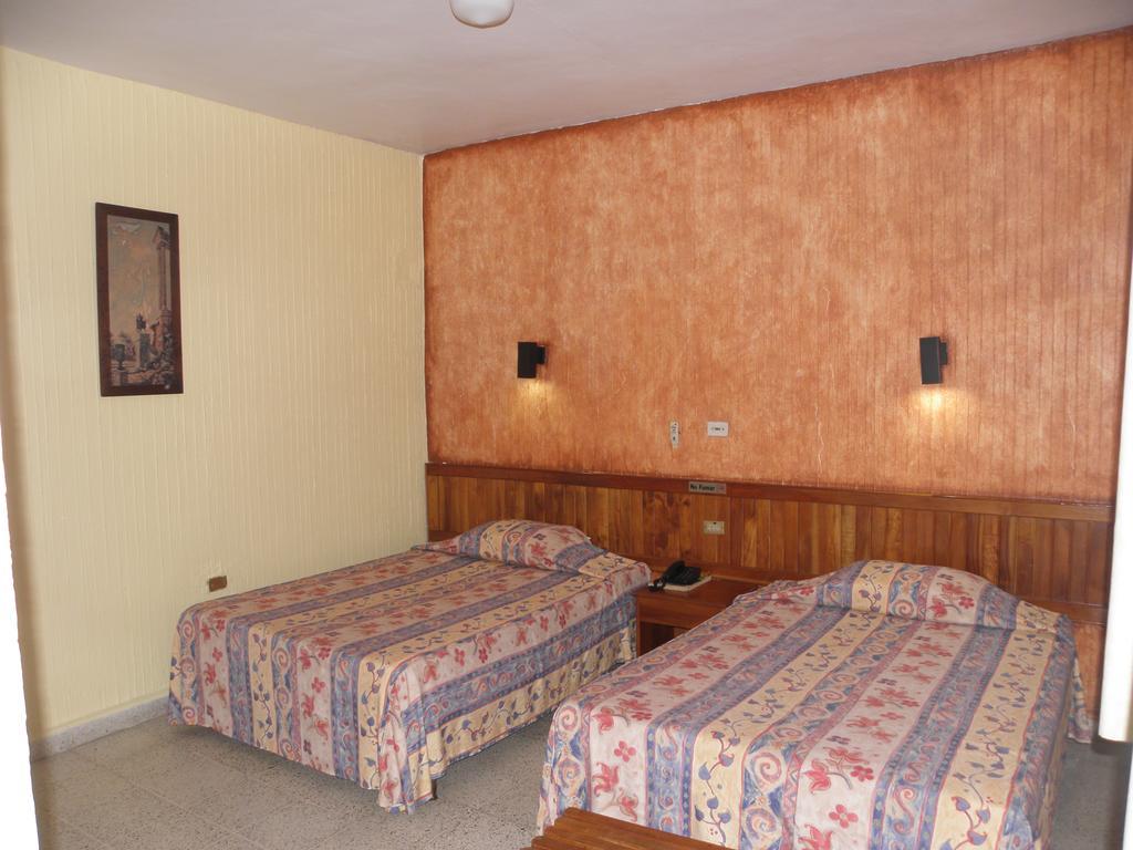 Hotel Fenix