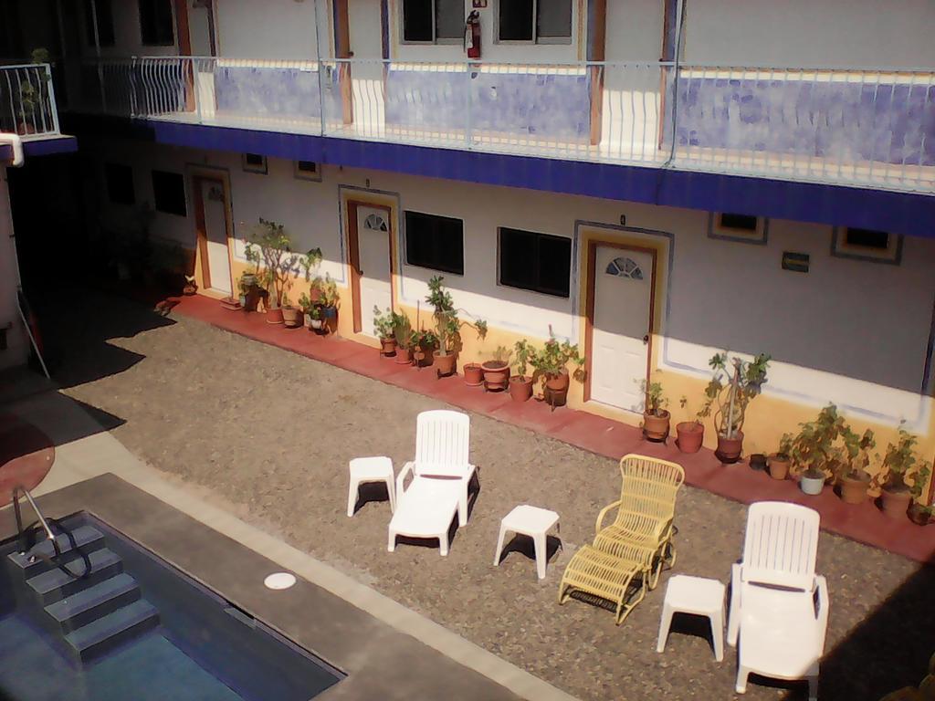 Sarabi 3* Barra de Navidad