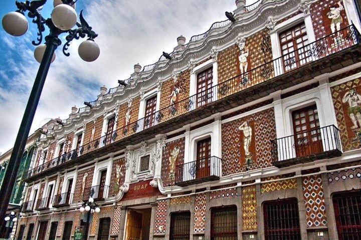 Metropolis Ejecutivas Aparthotel 3*