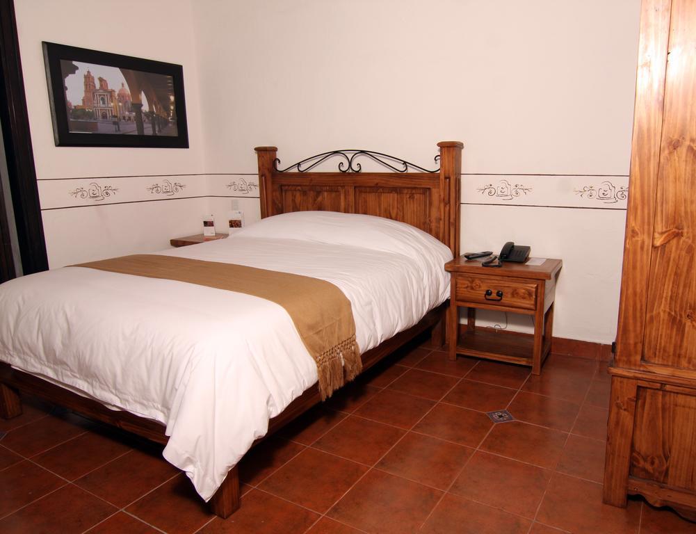 Del Villar 3*