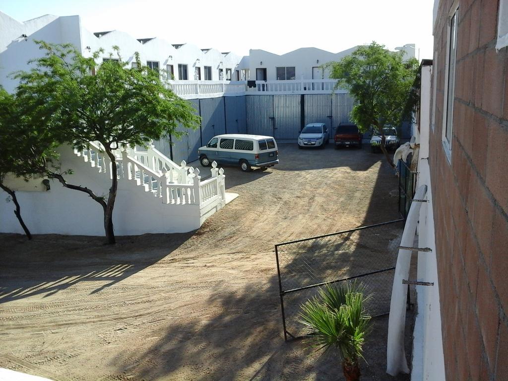 Whale Hill Aparthotel *