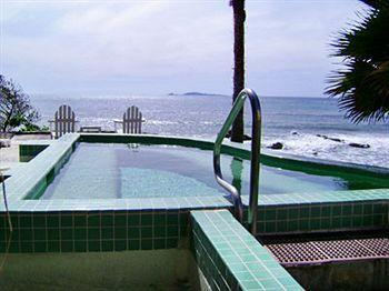 Hotel Rosas & 4*