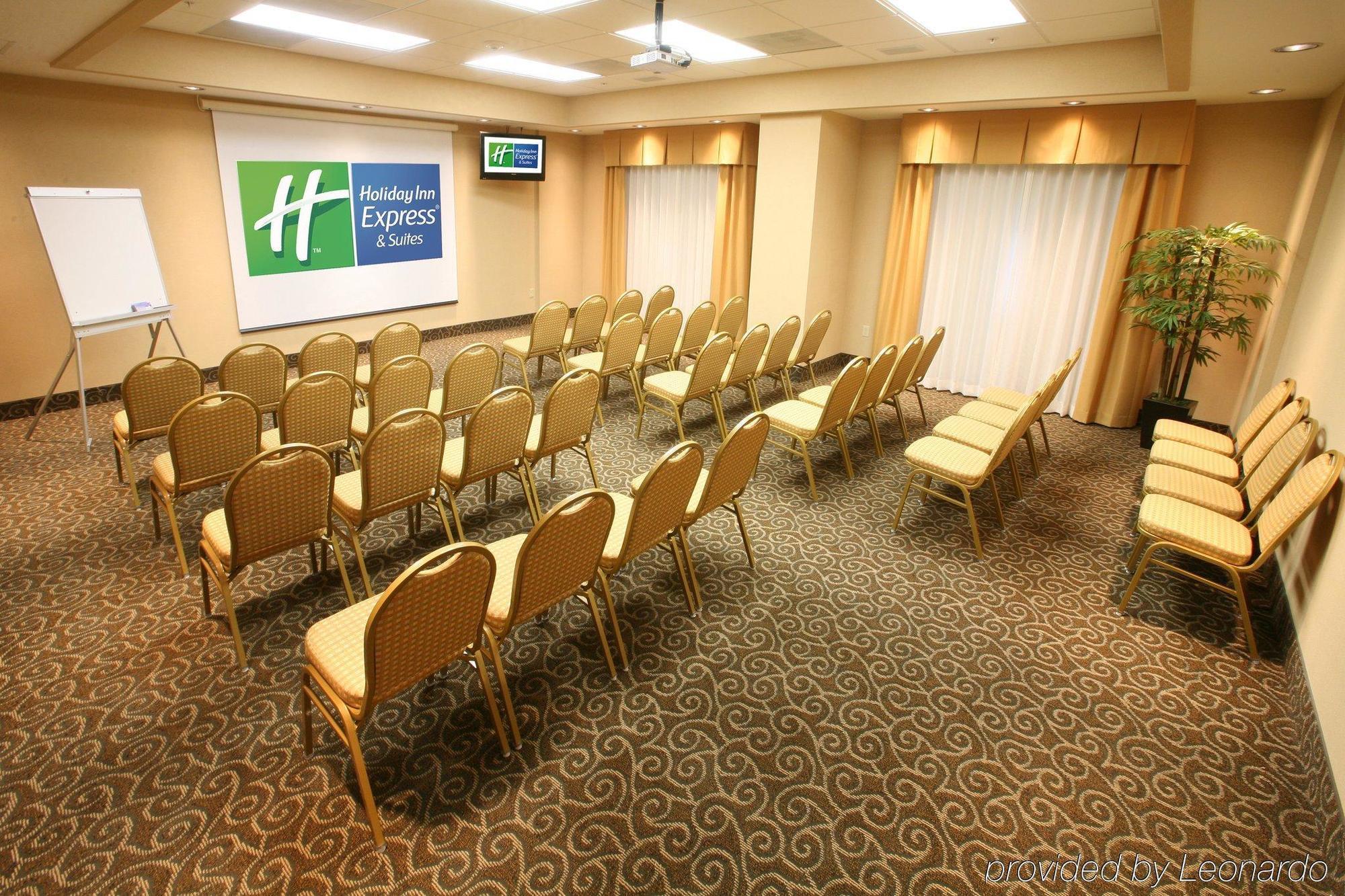 Express & Aeropuerto By Ihg 4*
