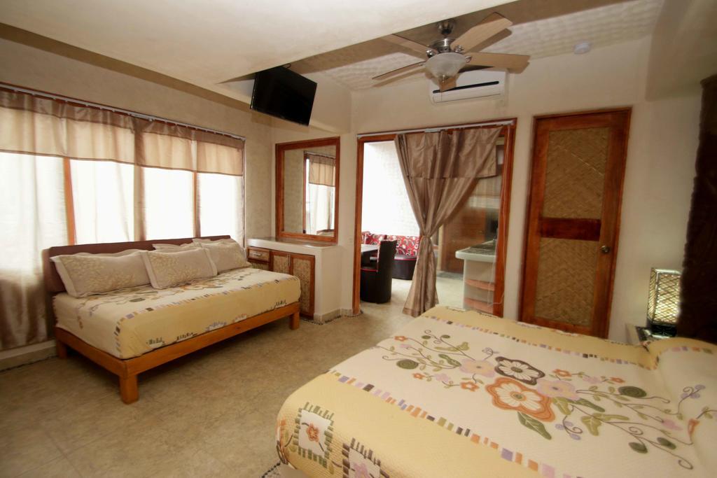 Hotel Azucenas Zihuatanejo