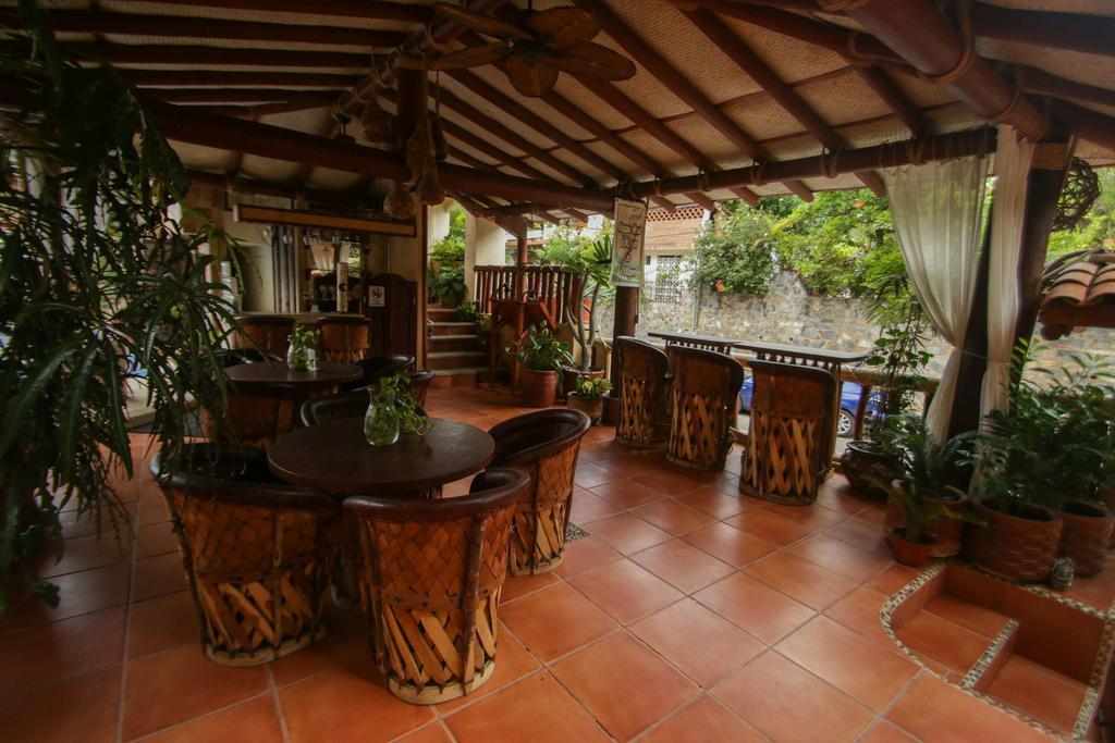 Azucenas Zihuatanejo
