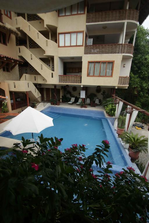 Hotel Azucenas Zihuatanejo