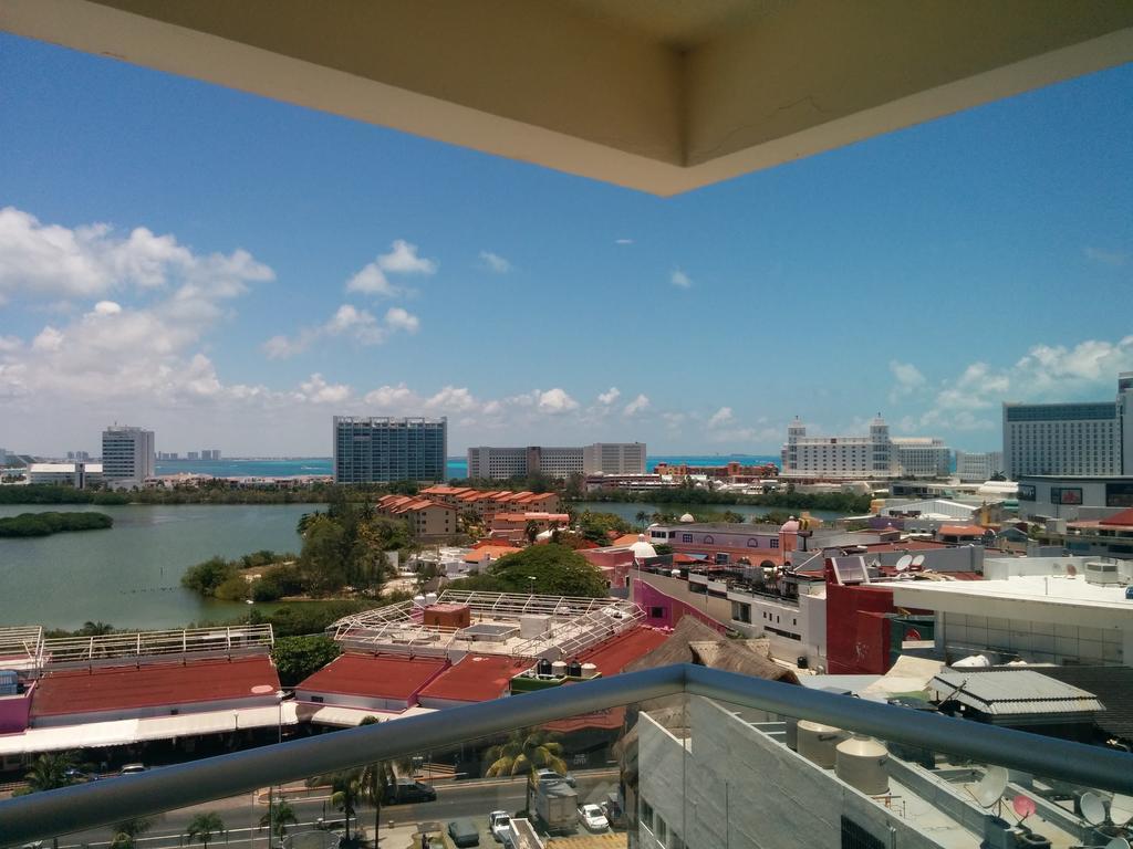 Cancun Zone Aparthotel 3*