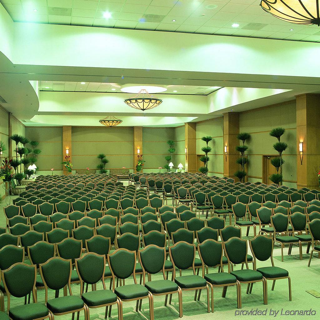 Crowne Plaza By Ihg
