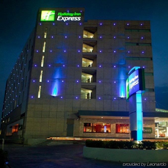 Hotel Express Galerias Metepec By Ihg 3*