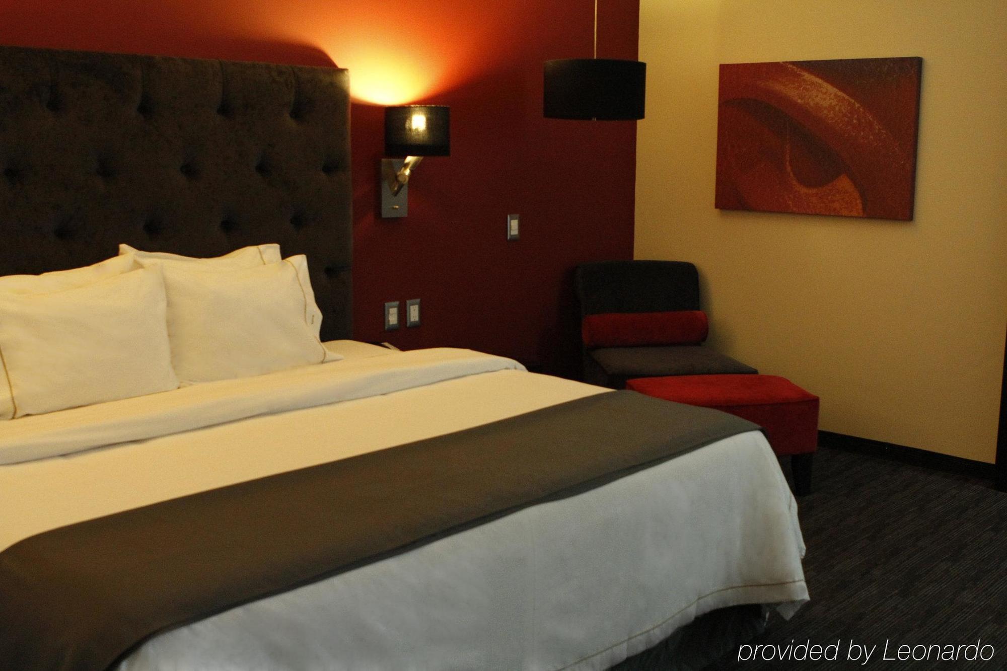 Hotel Express Galerias Metepec By Ihg 3*