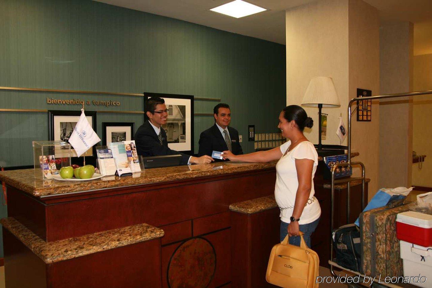 Hotel Hampton Airport