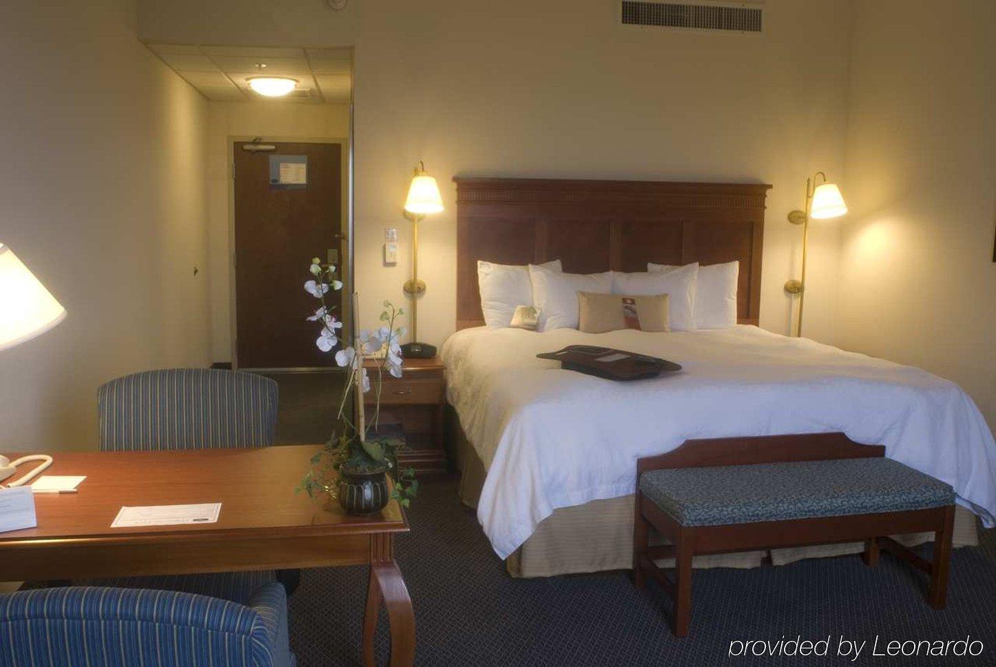 Hampton Airport Hotel