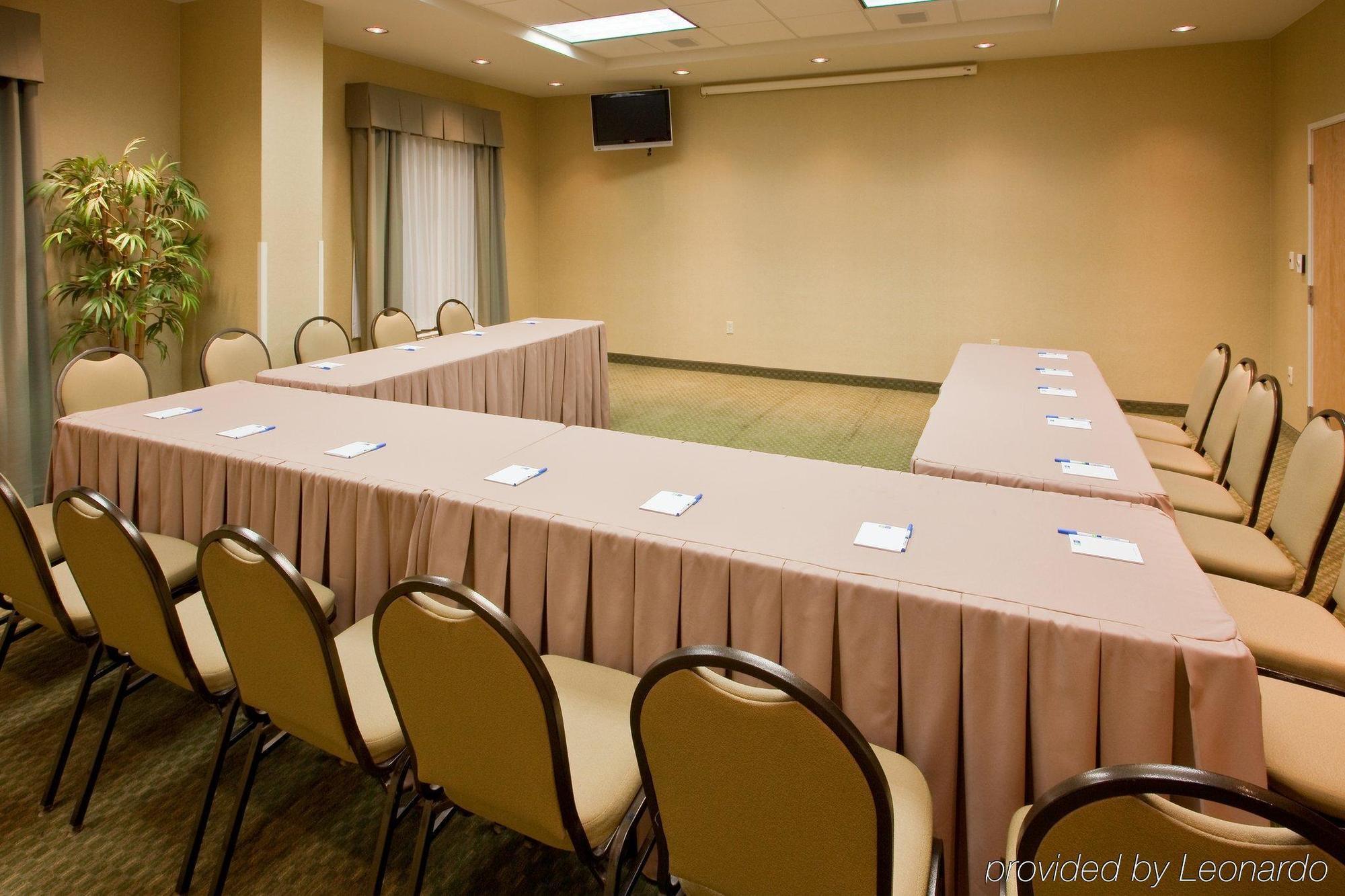 Express Zona Aeropuerto By Ihg Hotel 4*