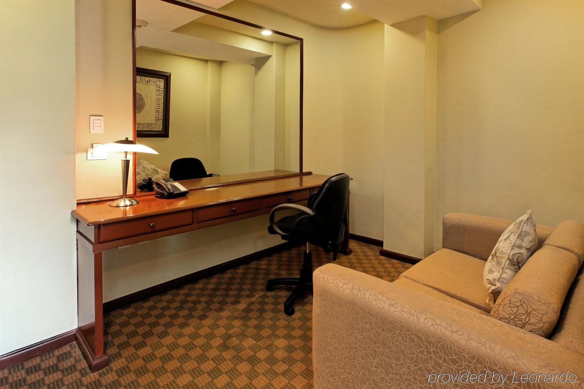 Hotel & Zona Reforma By Ihg 4*