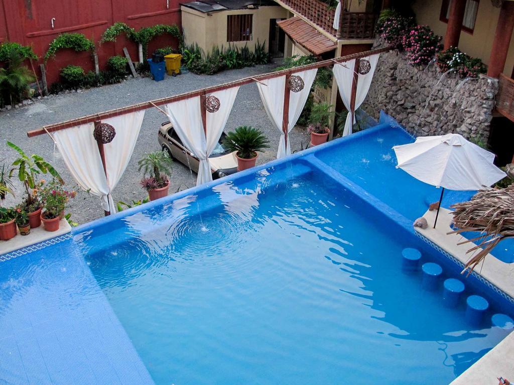 Azucenas Hotel Zihuatanejo